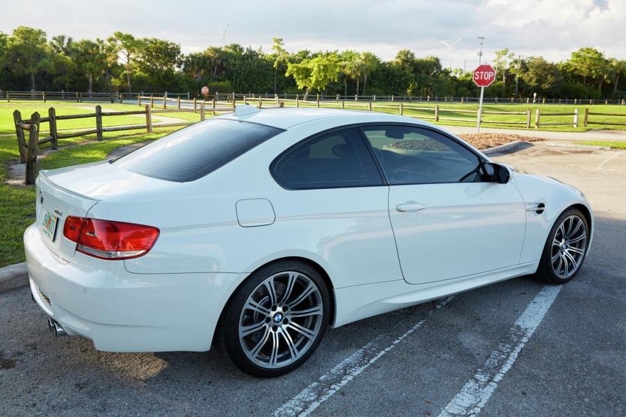  BMW M3 Coupe (E92) 2008 года  (фото 16 из 83)